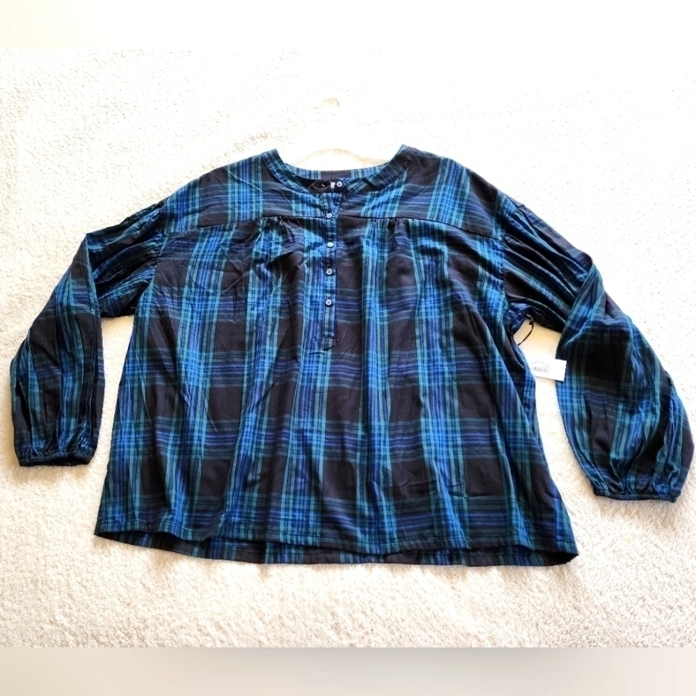 NWT women's plus size plaid classic shirt size XXXL